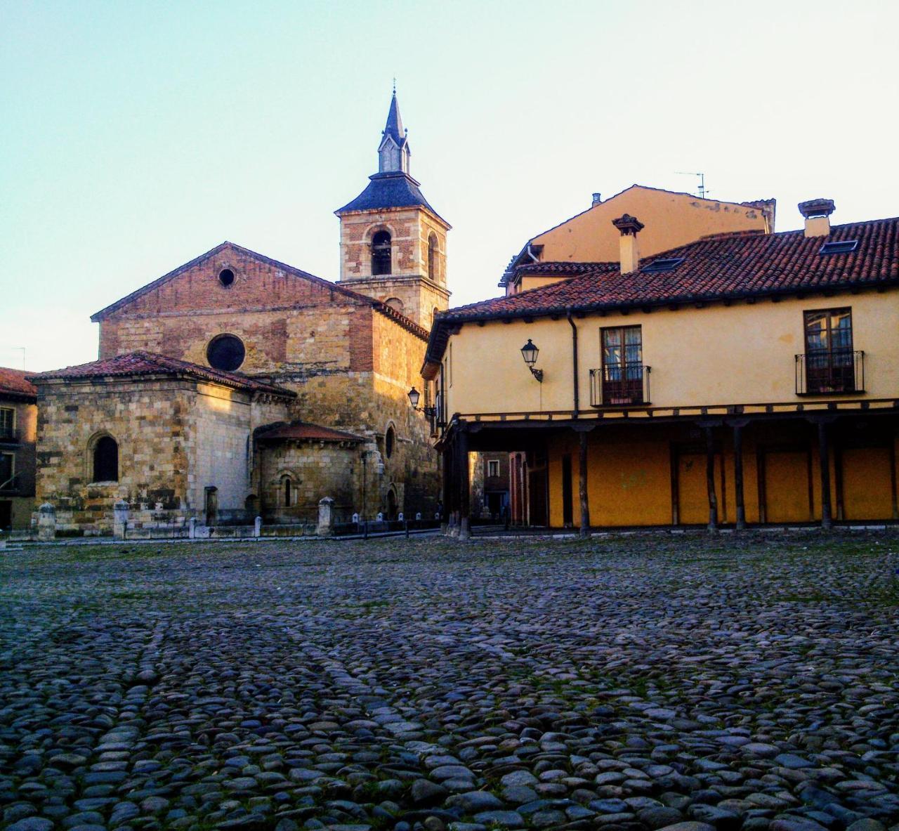 Hostal Prada Borges León Dış mekan fotoğraf